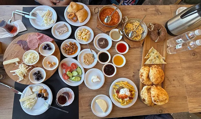 Serpme Kahvaltı